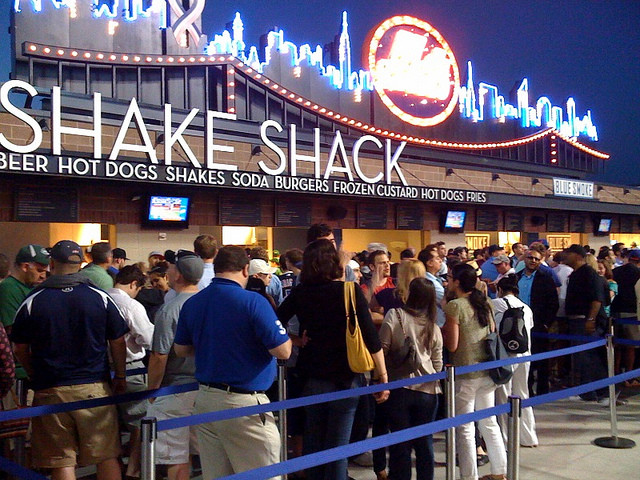 美國“舒食快餐”Shake Shack是如何抓住中產(chǎn)市場的？|餐飲界