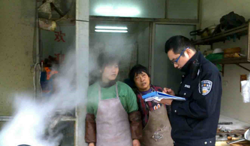 整改不達(dá)標(biāo)不配合 成都三餐飲店被勒令清場 來源：成都晚報      2017-07-26 10:57      805