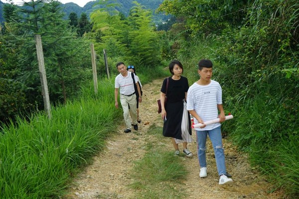 29年教學(xué)，9年公益，他以身作則，改變了無數(shù)山區(qū)孩子的人生