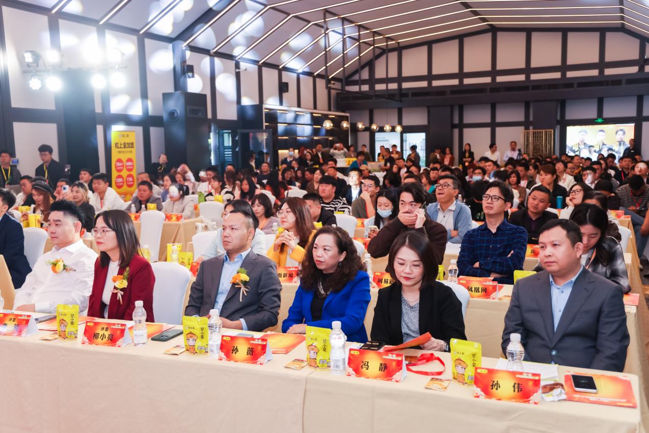 板栗界的“炒王”！上海小伙年炒20噸，勇奪板栗炒制大賽冠軍